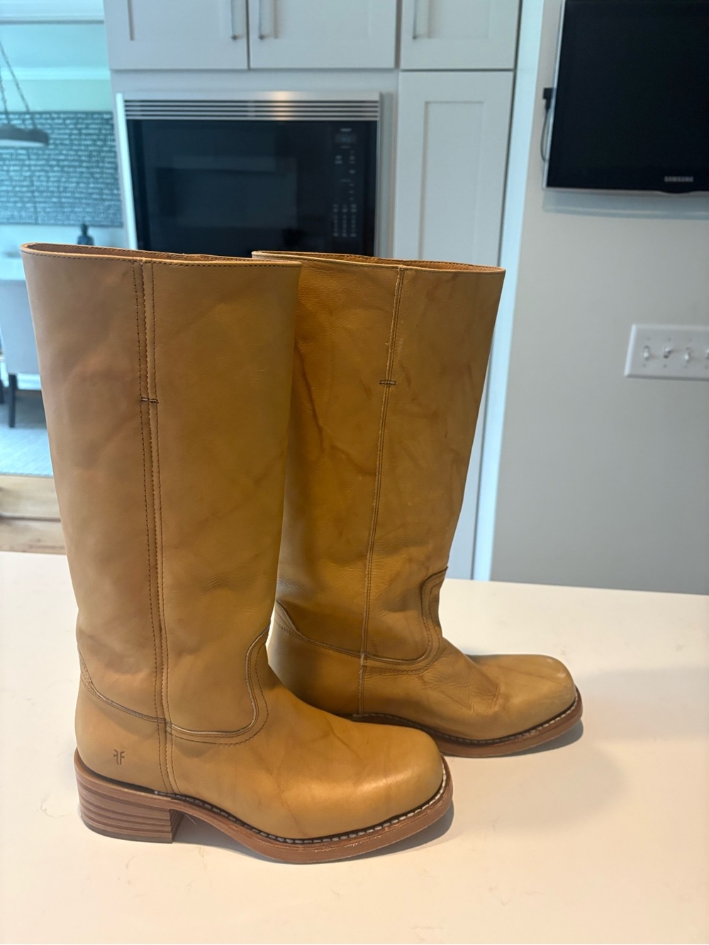 Frye campus 14L Boots in banana